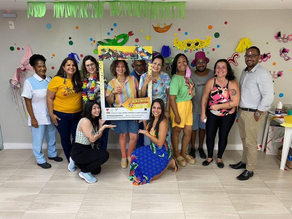 CARNAVAL DO HOLISTE DIA PROMOVE A SOCIALIZAÇÃO DOS PACIENTES