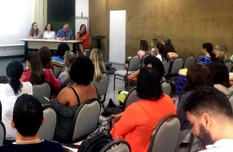 Lívia Brandão falou sobre o uso do Psicodrama e Socidrama no Hospital Dia