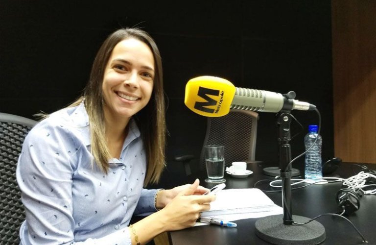Entrevista com a psicóloga Raíssa Silveira sobre culpa materna para a rádio Metrópole